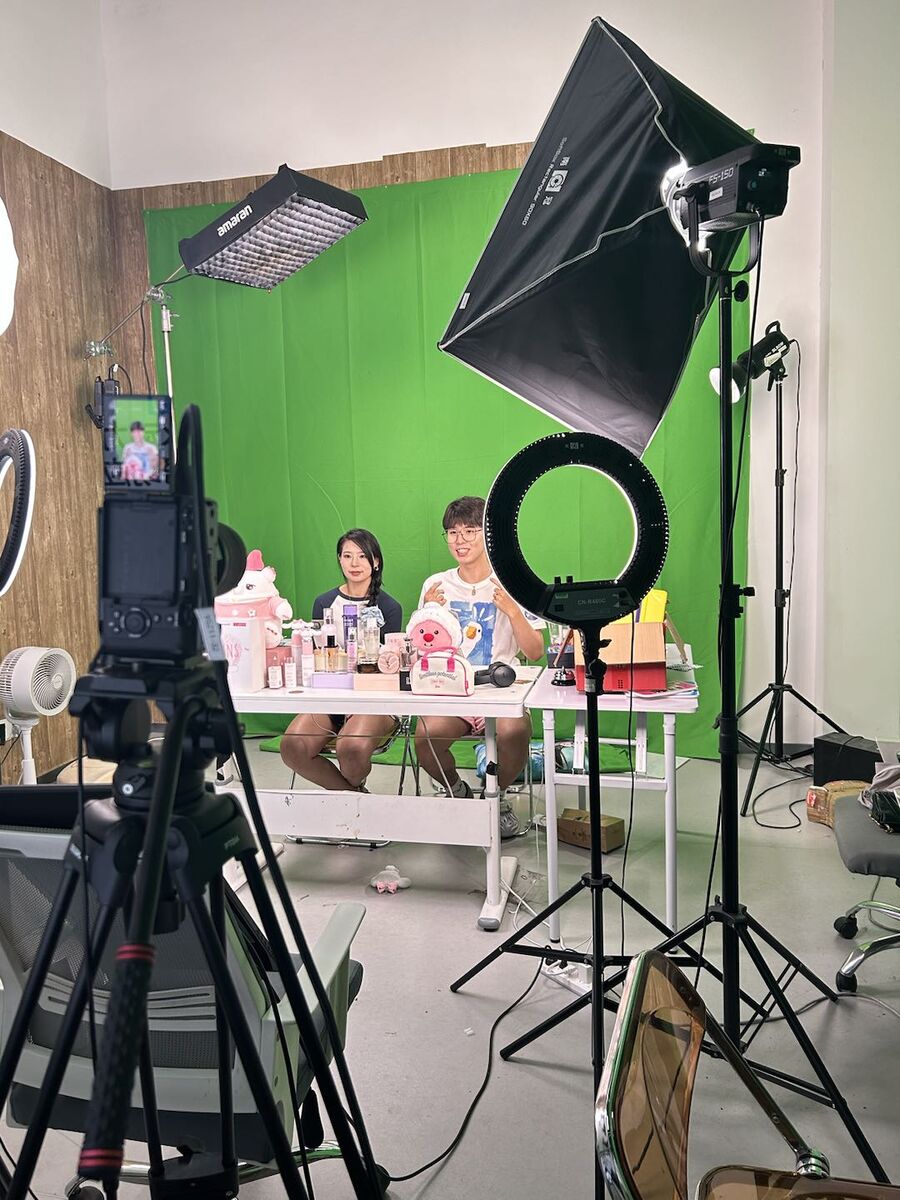 元上跳动定制直播间 - 品牌专属装修